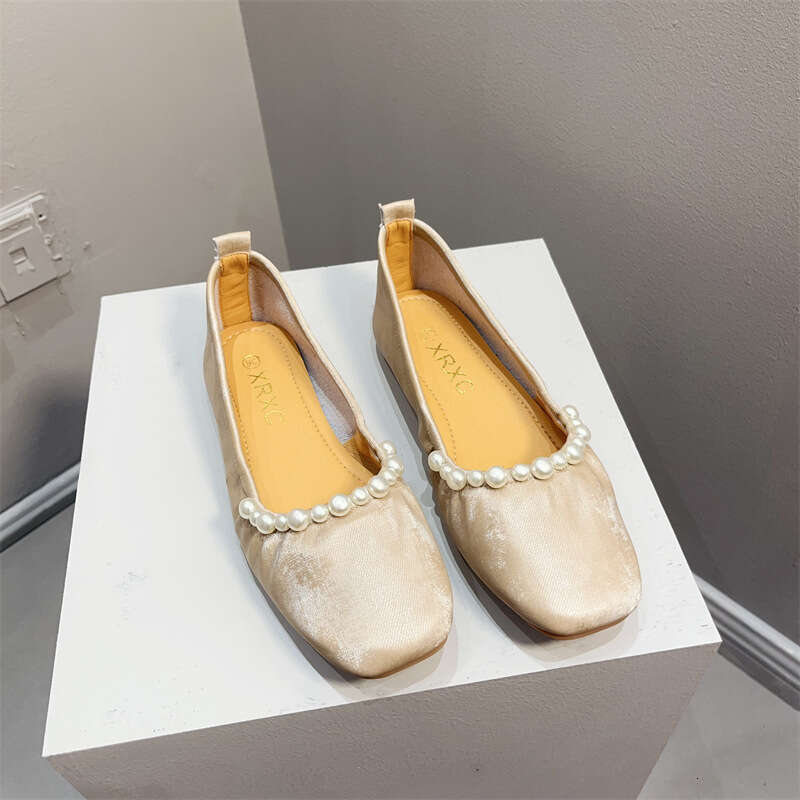 Gentle Style, Giant Bean For Women, Shallow Mouth, Flat Bottomed Single Shoes, Versatile And Comfortable, Soft Soled Grandma Shoes