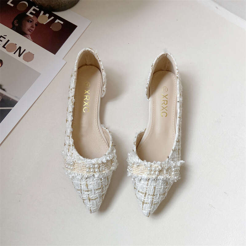 2023 New Small Fragrant Gentle Women's With Pearl Decoration Light Mouth Sweet And Beautiful Flat Heel Side Empty Pointed Elegant Single Shoes Fo
