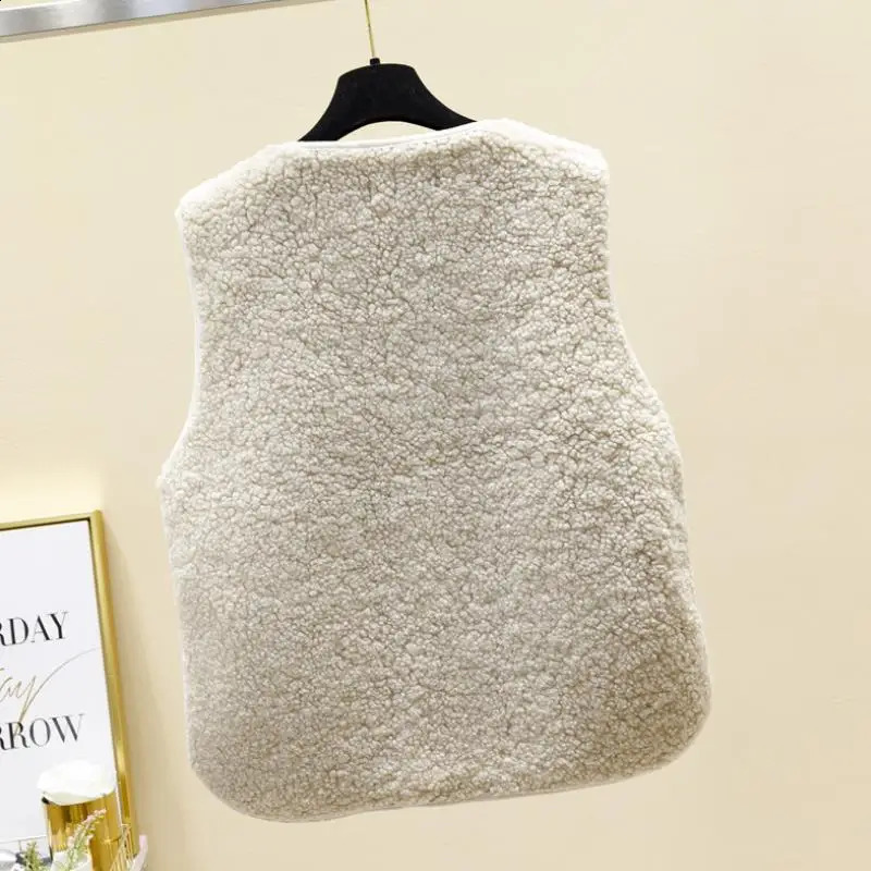 Spring and Autumn Womens Button Waist Sheepskin Winter Warm Thick Wool Vest Sleeveless Jacket Womens Coat 241105