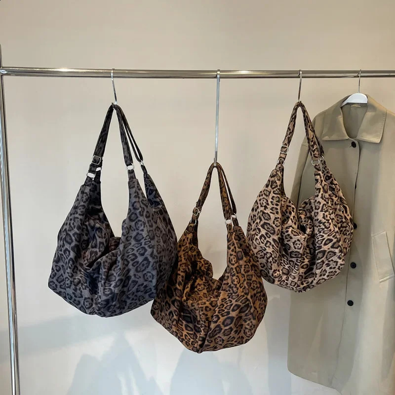 Daily Simple Lazy Style Retro Leopard Pattern Handbag Autumn/Winter Large Capacity Temperature Shoulder Bag 241105