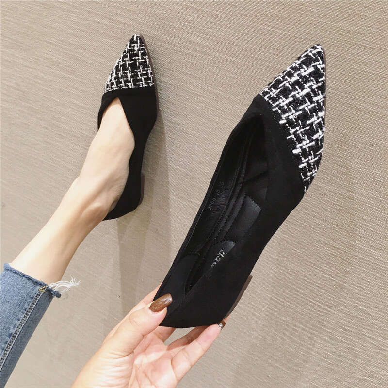 2023 Autumn New Internet Celebrity Versatile Small Fragrant Style Pointed Shallow Mouth Flat Single Women's Soft Soled Bean Shoes