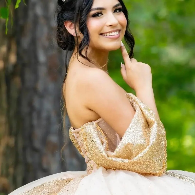 Light Champagne Sparkly Quinceanera Dresses Off Shoulder Vestidos De 15 Anos Beading Crystal Tull Princess Party Gowns Sweet Dress