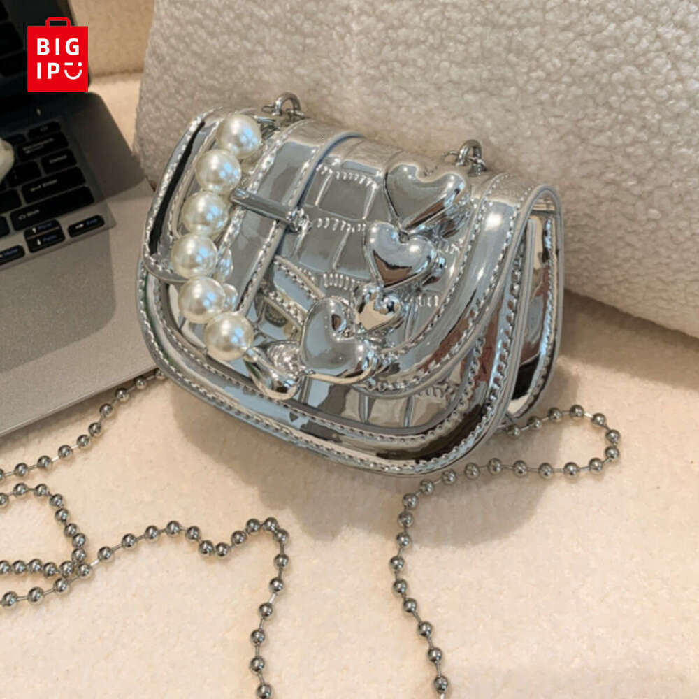 Designer Bag Pearl Chain Small Bag Women 2024 New Trend Popular Mini Bag Silver High-Quality Niche Messenger Bag Bags For Women