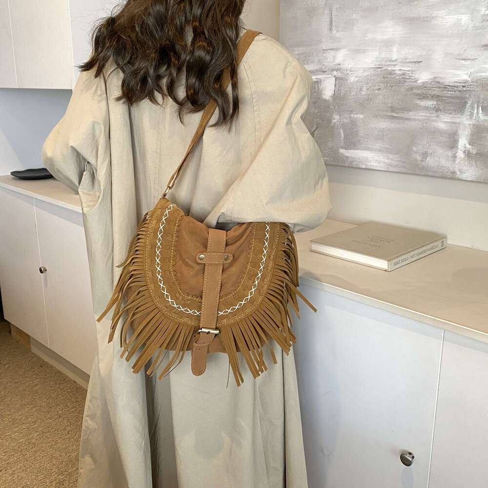 Designer Bag Tassel Bag Retro Western Cowboy Saddle Bag Minority Ethnic Style Crossbody Bag Women Travel Vacation Leisure Saddle bag