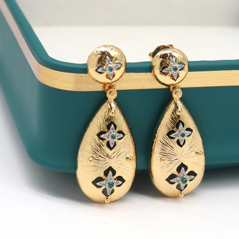 Water Drop Shape Trendy Earrings Hollow Gold Color Womens Earring Carved Ear Pendants for Party Wedding 241105