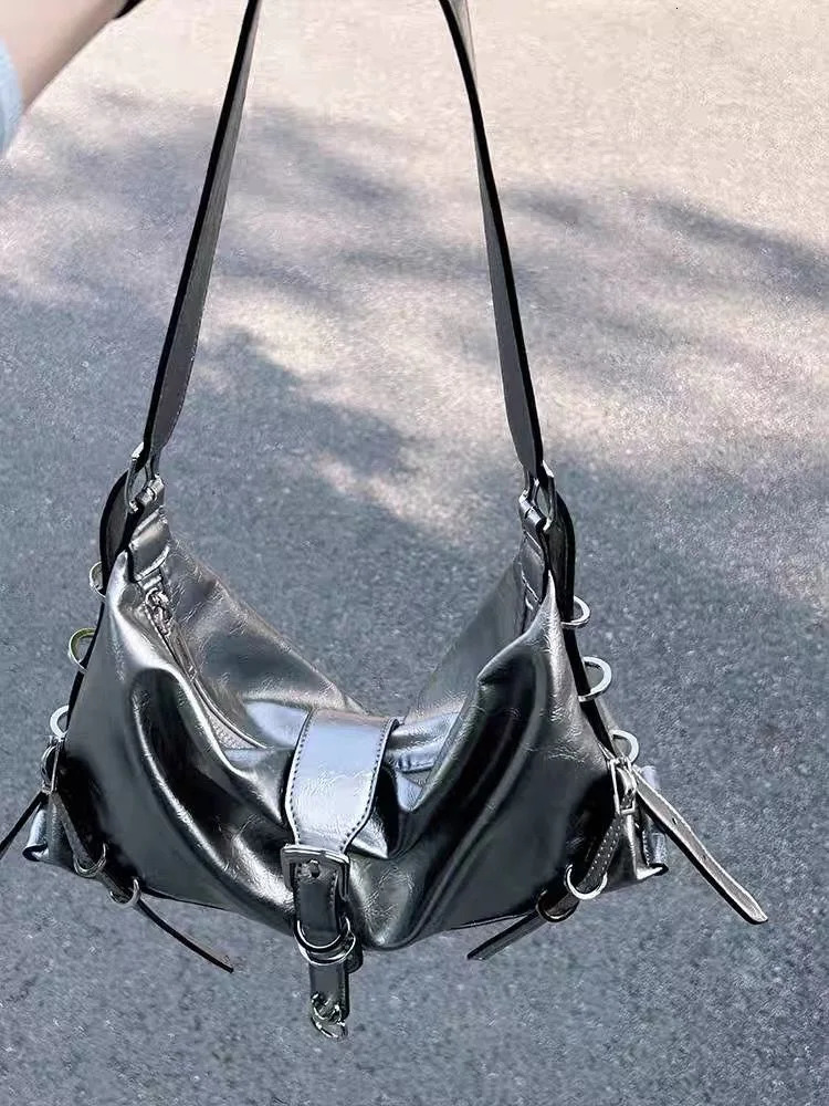 Silver Shoulder Bag for Women er Vintage Motor Handbag Small Square Mobile Phone Bag Female Black Underarm Coin Purse 241104