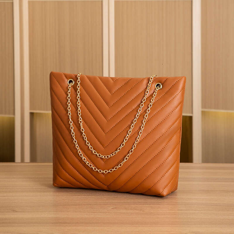 Designer Bag Women's Bag New Fashion Casual Embroidery Chain Shoulder Bag V-Pattern Lingge Handheld Shopping Bag Tote Bag
