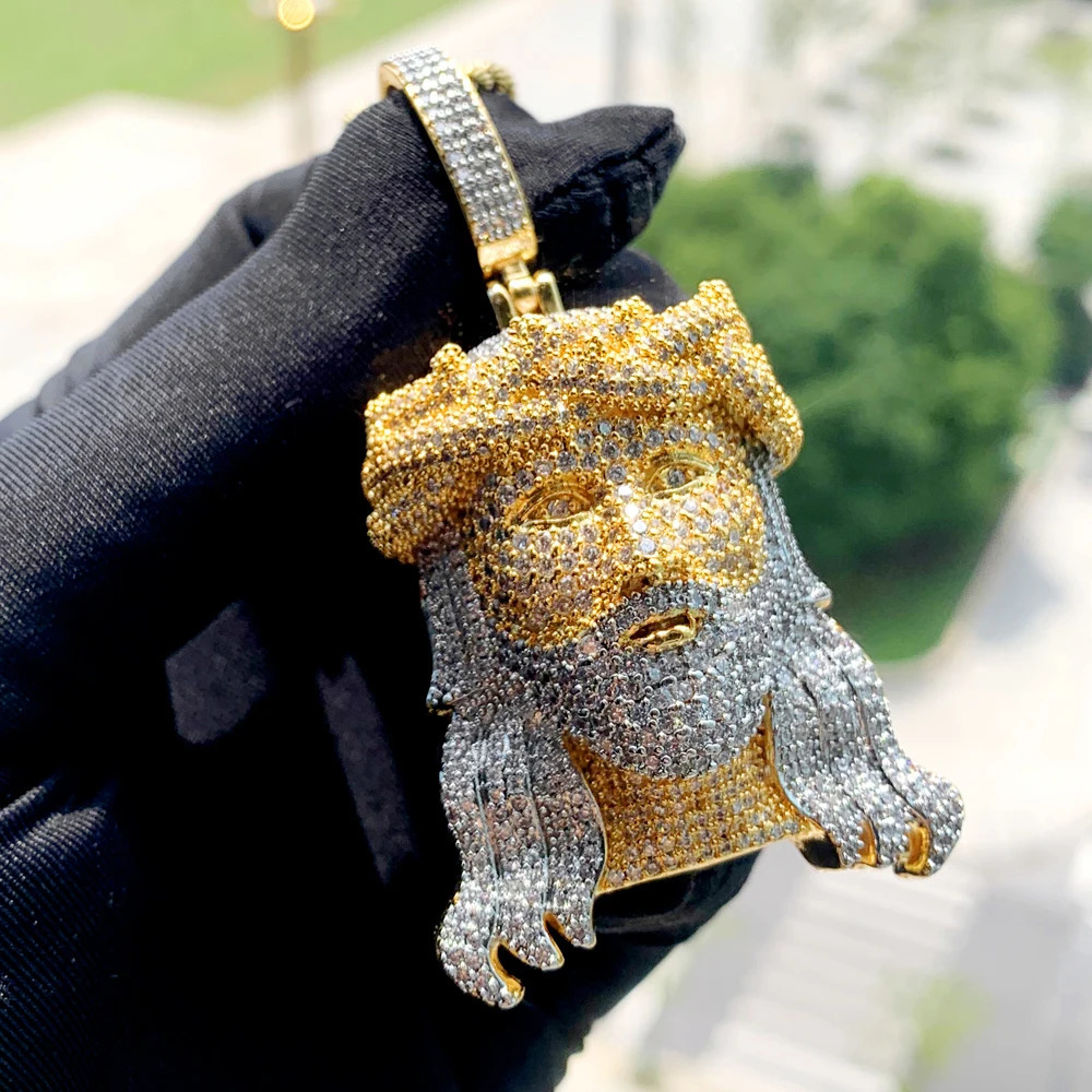 2024 Shining Jesus Christ Head Necklace with Fully Micro Paving 5A Cubic Zirconia Pendant for Mens Ice Charm Hip Hop Jewelry241105