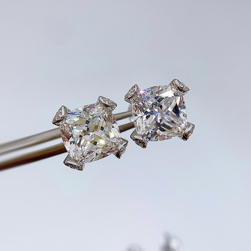 Sparkling Gorgeous Stud Earrings Luxury Jewelry Real 100% 925 Sterling Silver Cushion Shape White Moissanite Diamond Women Wedding Earring Christmas g