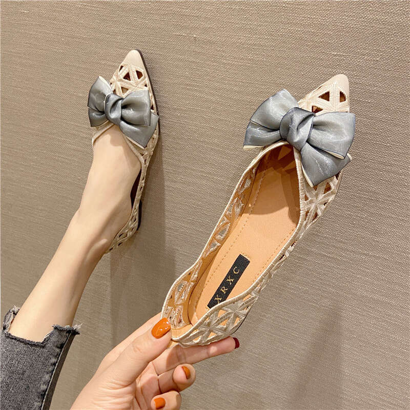 Korean Version Hollowed Out Single Shoe For Women 2023 New Large Soft Sole Grandma Pointed Shallow Mouth Flat Bottom Bean Shoes Cool