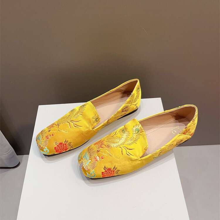 New Korean Style Embroidered Flat Sole Single For Women In Spring And Autumn, Square Toe, Shallow Mouth, Versatile Soft Soled Bean Shoes