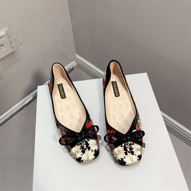 Ancient Han Style China-Chic Single Women's Chinese Soft Bottom Square Head Shallow Flat Heel Embroidered Bean Shoes