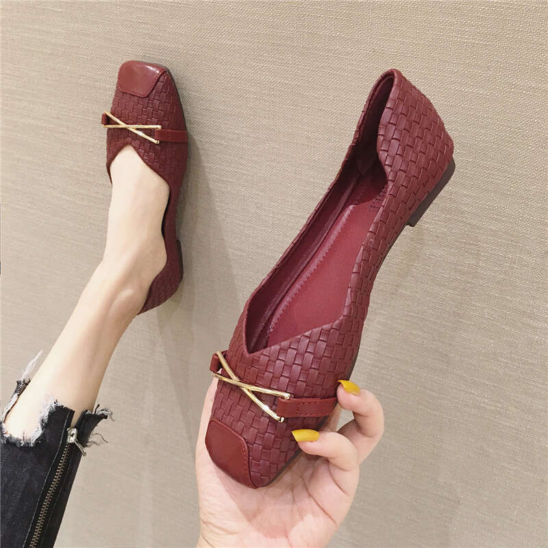 2023 Autumn New Soft Versatile Square Head Shallow Mouth Single For Grandma, Fashionable Woven Flat Bottom Women's Shoes