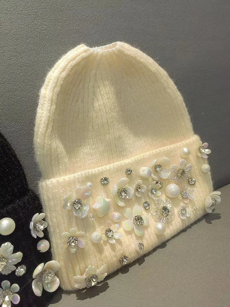 Autumn Winter Women Fashion Knitted Hat Versatile Solid Color Pearl Flower Diamonds High Street Casual Beanies Female 241105