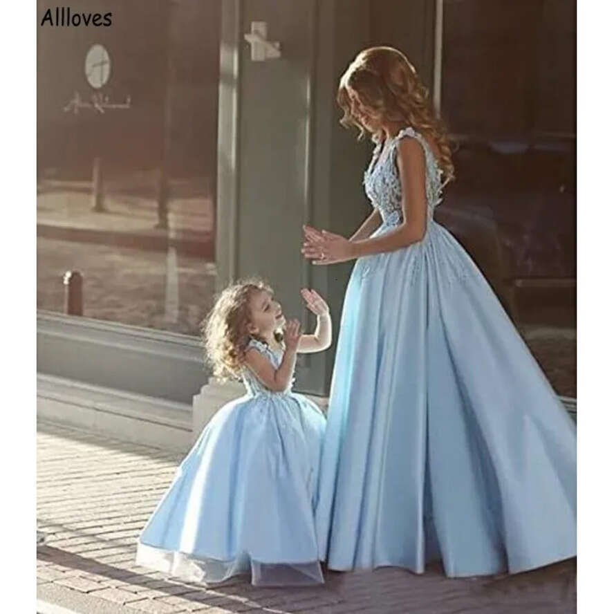 Matching Mother And Daughter Evening Dresses V Neck With D Handmade Wers Little Girl Satin Event Party Gowns Mom Baby Photoshoot Dress Formal Wear