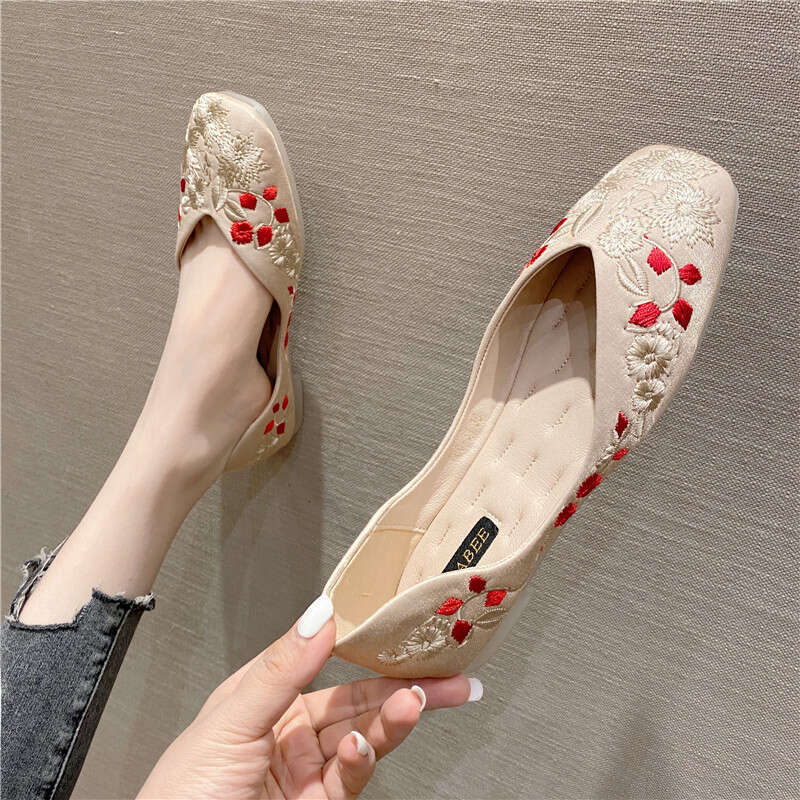 Dou Women's New Chinese Hanfu Soft Soled Square Head Embroidered Thread One Foot Set Flat Sole Single Ladle Shoes