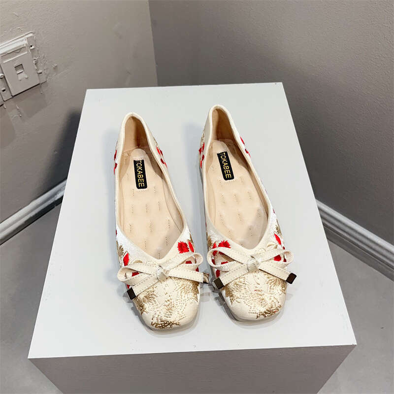 Ancient Han Style China-Chic Single Women's Chinese Soft Bottom Square Head Shallow Flat Heel Embroidered Bean Shoes