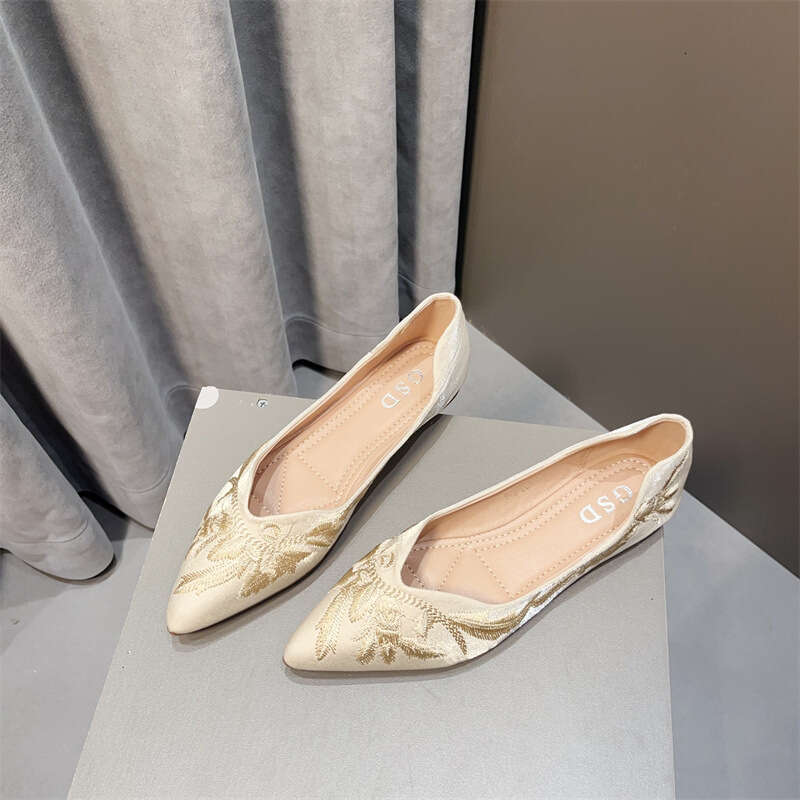 Antique Style Chinese Embroidery Single Women's Bean Korean Version New Elegant Temperament Silk Fairy Evening Embroidered Shoes