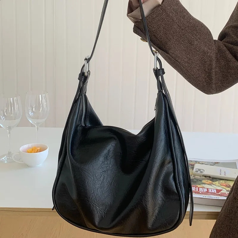 MBTI retro womens handbag aesthetic large capacity fashionable Korean shoulder bag Pu leather elegant casual handbag 241105