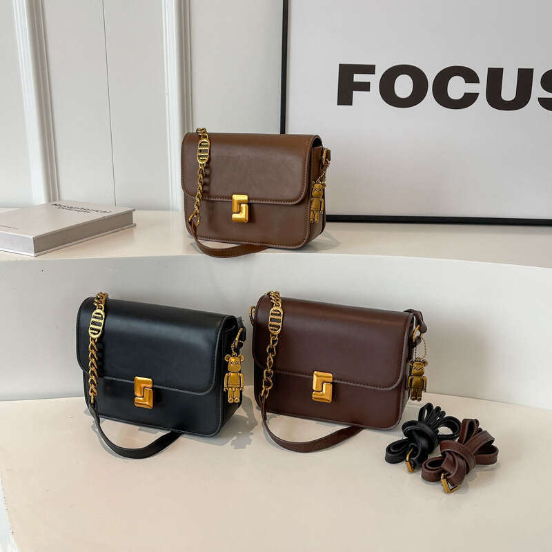 Advanced small square new fashionable shoulder niche texture soft leather armpit bag, simple and versatile commuting bag