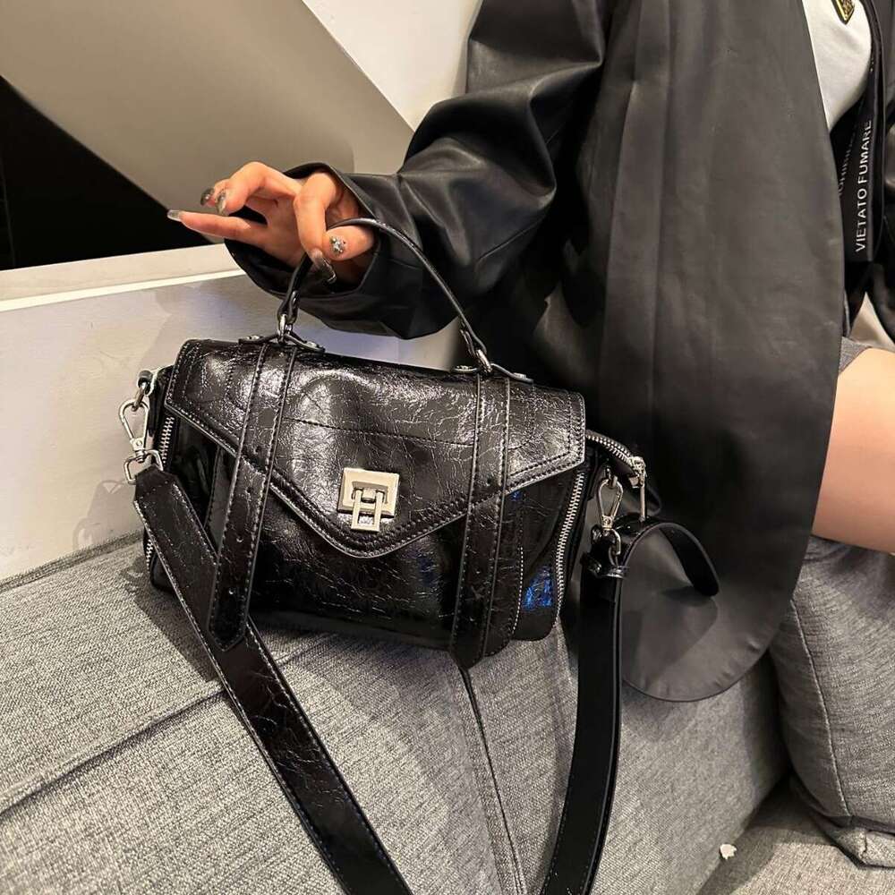 Classic Vintage Dark Motorcycle Style Bright Oil Wax Cowhide Handheld Messenger Bag Female Shoulder Crossbody Purse