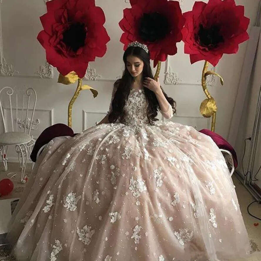 Vintage Lace Ball Gown Dresses Bridal Gowns D Ral Appliqued Long Sleeve Scoop Neck Beads Plus Size Wedding Dress S