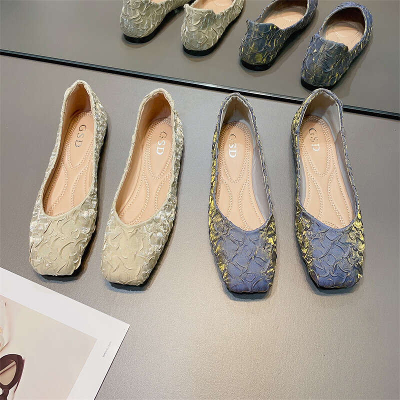Square Toe Soft Sole Single Shoe Women's Korean Version Spring New Shallow Mouth Gradient Scoop Fashionable Pleated Silk Flat Bottom Grandma Shoe