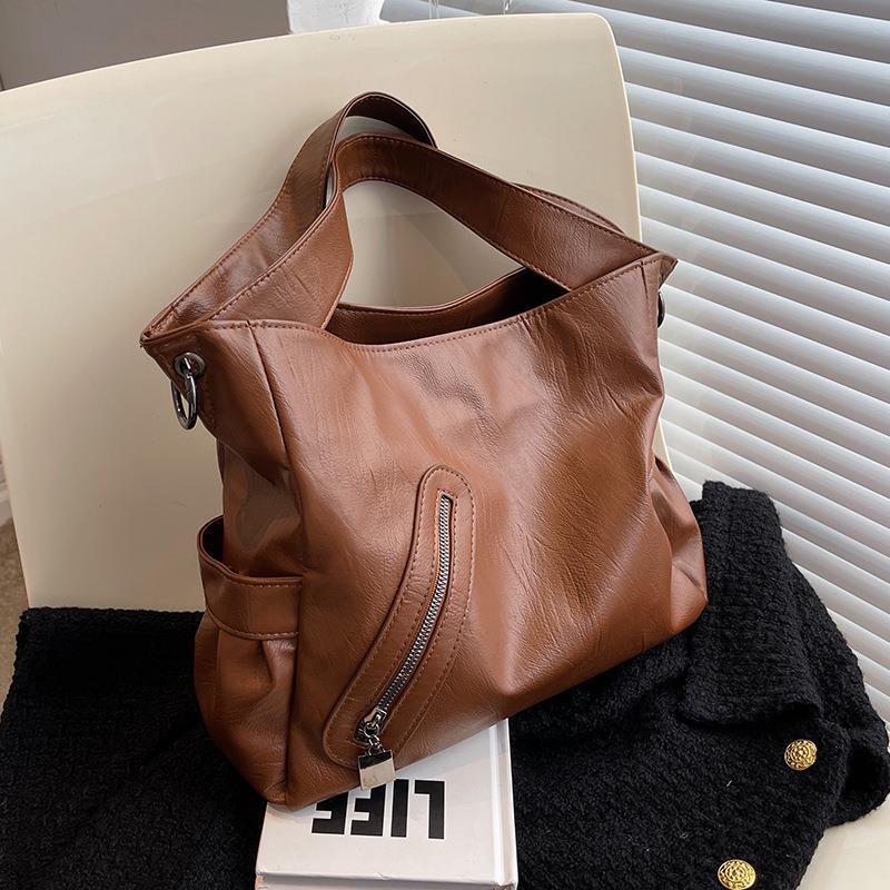New designer fashionable multifunctional single shoulder one-piece large capacity commuting fashionable women's bag fashion bag