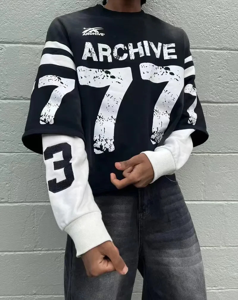 Streetwear fashion long sleeved T-shirt Harajuku retro digital graphic printing oversized T-shirt mens Y2K Gothic autumn top 241030