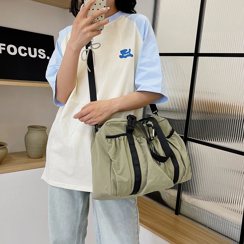 High quality simple shoulder bag zipper nylon youth large capacity womens travel bag fashion Bolso Mujer 241105