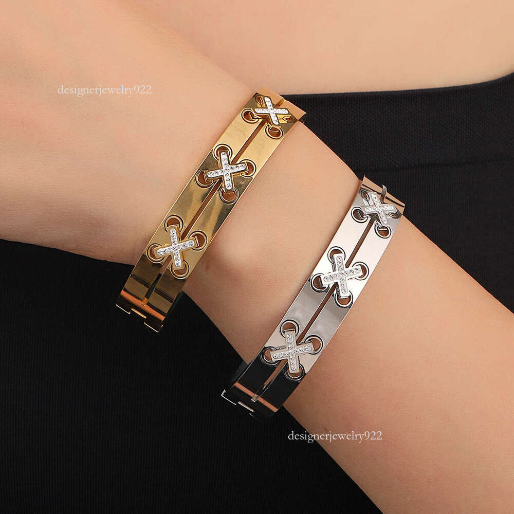 Hot selg personalized cross exaggerated titanium steel with trendy design and dia inlaid bracelet accessories