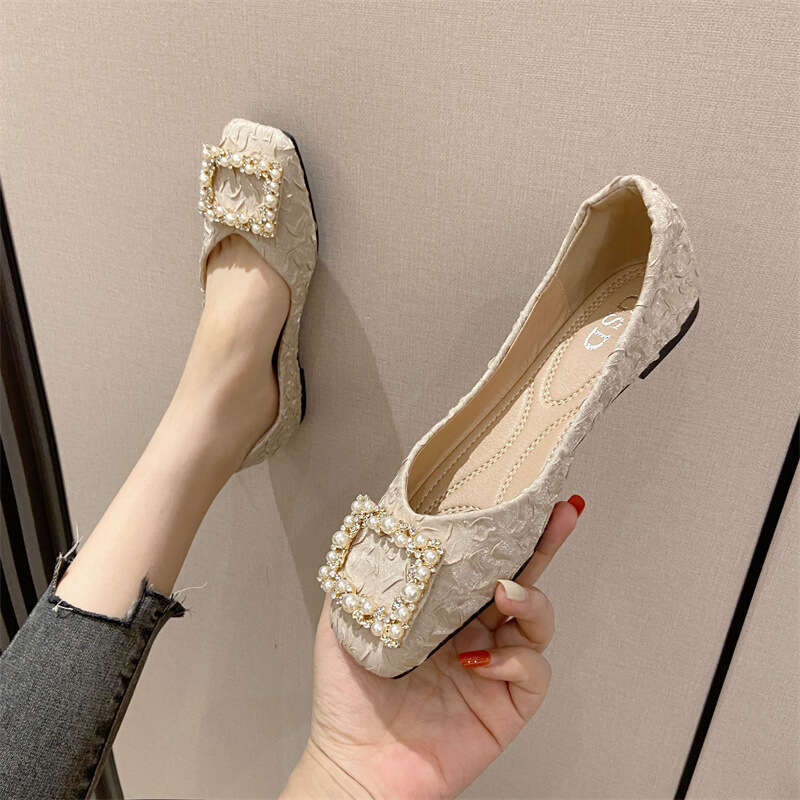 Korean Version 2023 Spring/Summer New Single Shoe Women's Head Pearl Buckle Shallow Mouth Flat Sole Soft Face Fairy Scoop Shoes