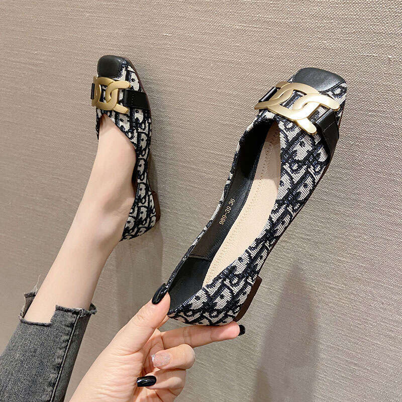 2023 Spring New Women's Head Cloth Metal Buckle Flat Color Blocked Surface Light Mouth Small Fragrant Style Single Shoes