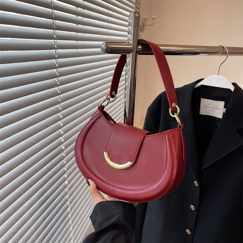 Designer's new women's fashionable simple handbag Western solid color texture single shoulder crossbody bag