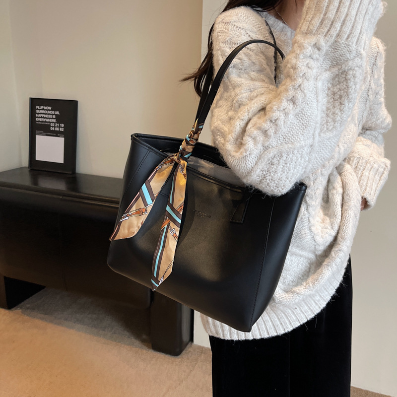 New designer Maillard women's large capacity handbag season new multifunctional shoulder bag