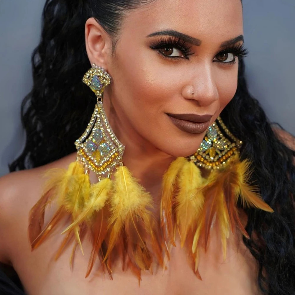 Exaggerate Yellow Feather Dangle Earrings Fashion Women Accessories Ethnic Jewelry Hollow Rhinestone Earrings Wedding Gift 241105