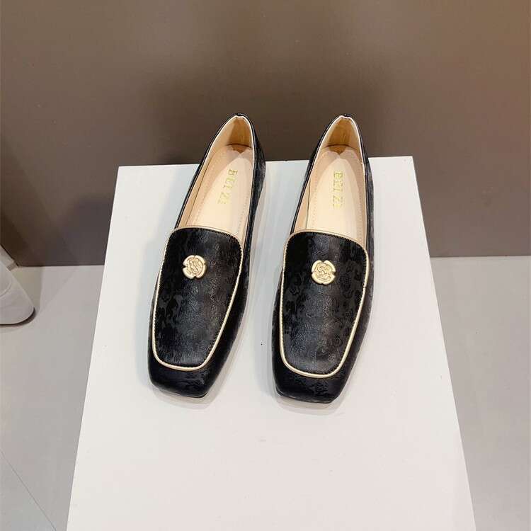 Square Headed Comfortable Flat Bottomed Loafers For Women, Korean Version Autumn New Chinese Style Shallow Mouth Camellia Women's Single Shoes