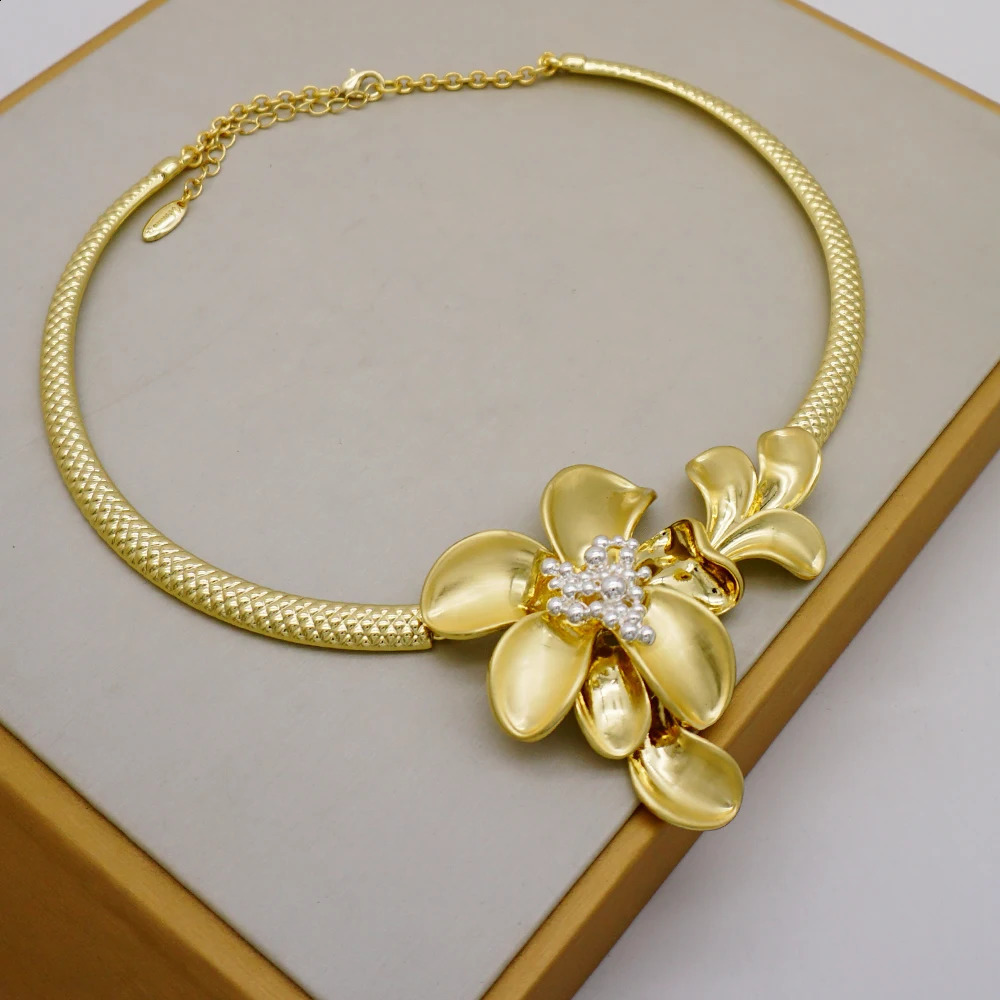 Brazilian Gold Color Flower Jewelry Dubai Jewelry Set For Women Italian Style Necklace Bracelet Earring Italian style jewelry 241105