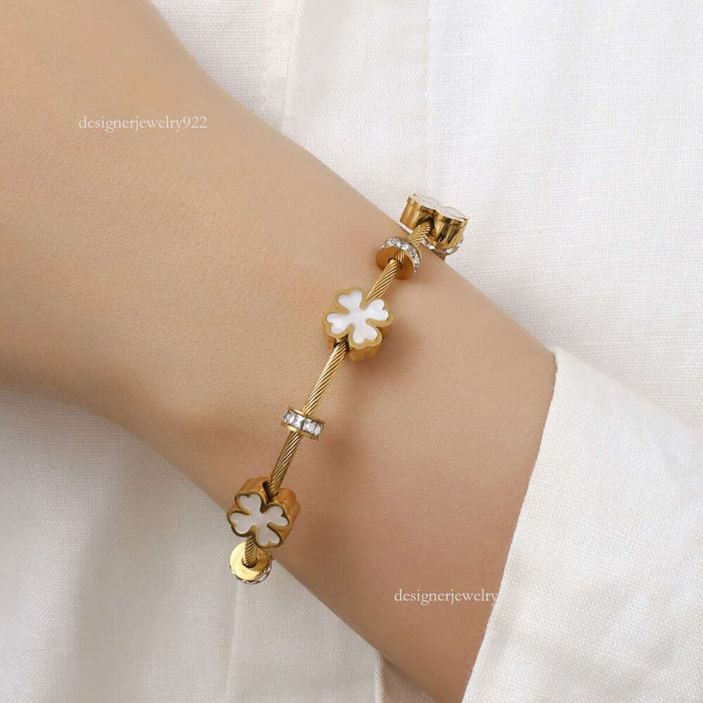 Butterfly square crystal titanium steel bracelet with no fading, high-end feeg, wer pendant bracelet fashionable and simple suitable for daily wear