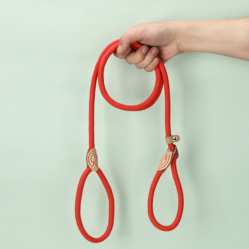 Dog walking rope nylon one chain training dogs leash necklace expansion and contraction pet supplies pet blue red outdoor general wear resistant 8 46c