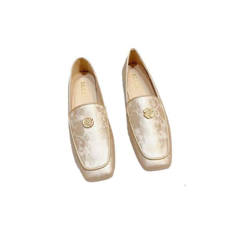 Square Headed Comfortable Flat Bottomed Loafers For Women, Korean Version Autumn New Chinese Style Shallow Mouth Camellia Women's Single Shoes