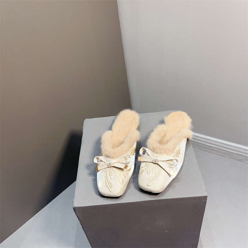 Korean Version Of The New Chinese Style Embroidered Autumn And Winter Women's Summer Buckle Cloth Flat Half Slippers With Velvet