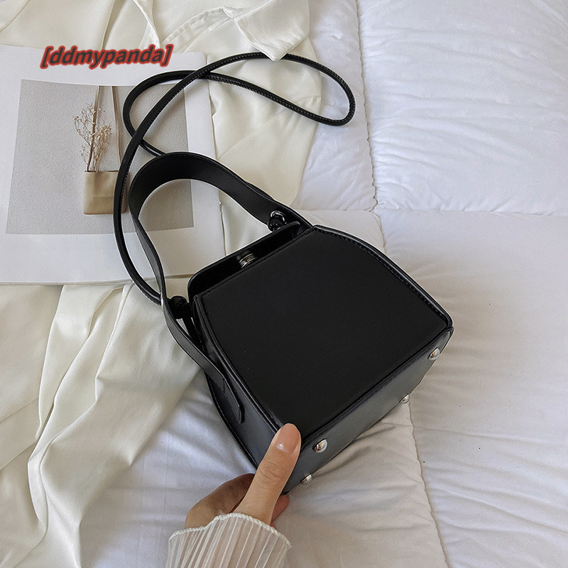 Personalized fresh hand-held small square women's 2024 new trend fashionable shoulder internet famous high-end crossbody bag #30 ddmypanda