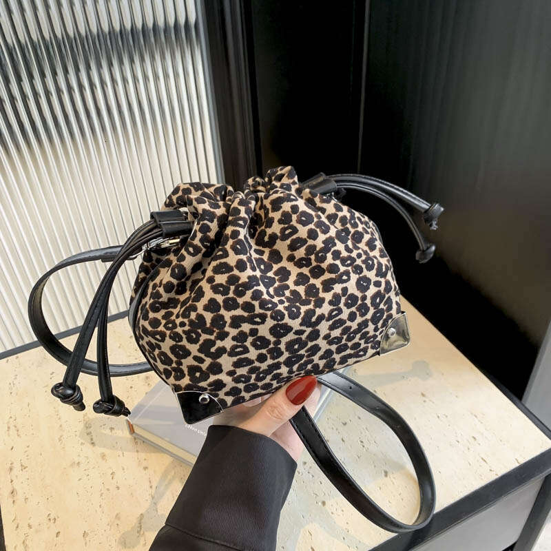 Designer Bag Small Drawstring Shoulder Bag For Women Brand Designer Handbag And Purse 2024 New Bucket Crossbody Bag Vintage Leopard Bolsas