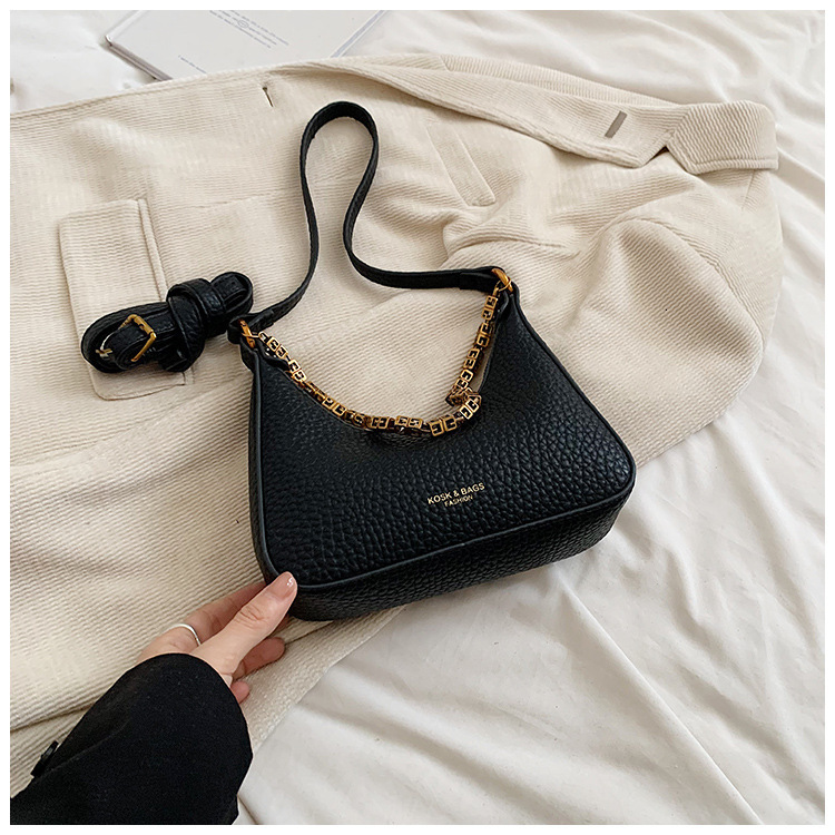Niche texture underarm bag 2025 new simple small square bag versatile single shoulder crossbody bag Korean version casual temperament chain bag
