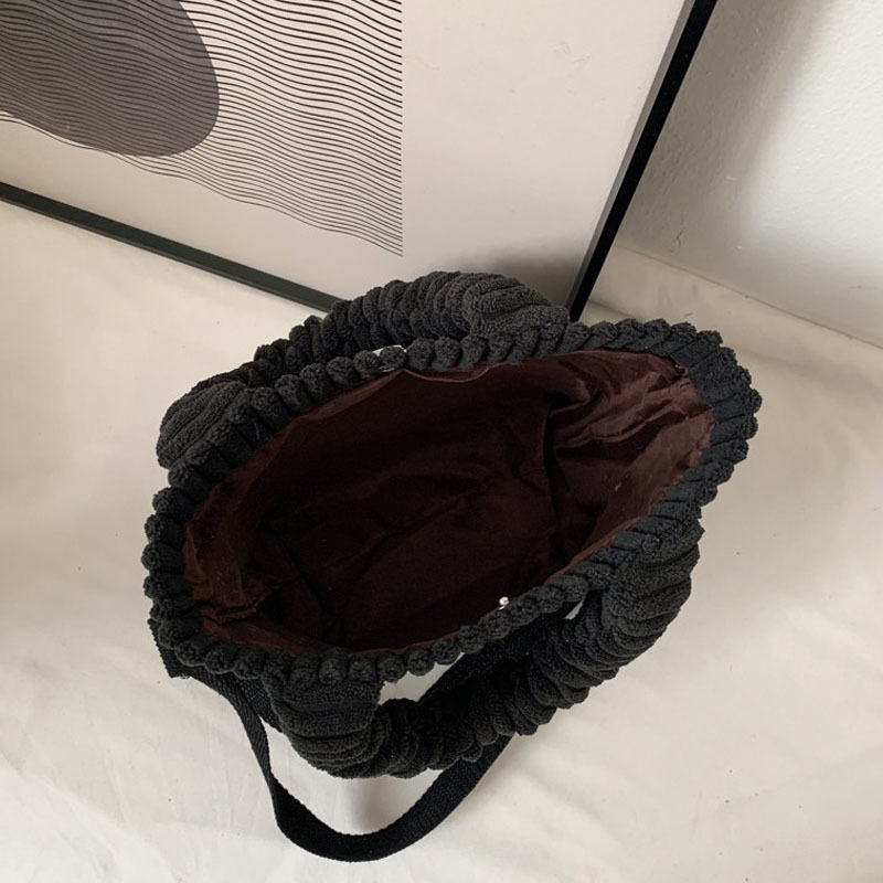 Bag Designer Fashion Classic 10a Top Nikiduncks Woman Handbagevening Bags Core Velvet 2024 New Trendy and Summer Casual Womens Texture V