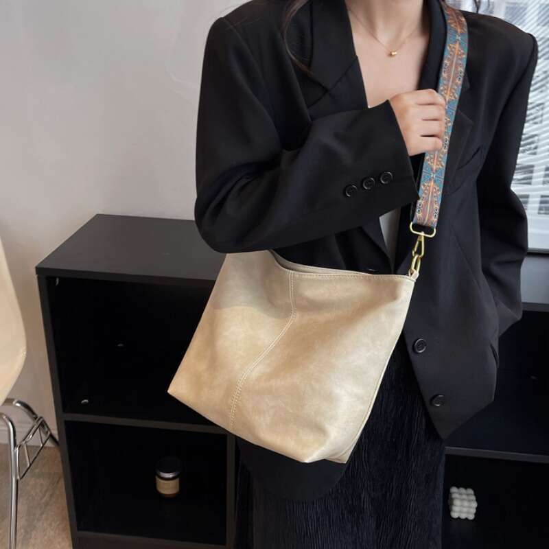 Designer Bag Vintage Solid Color Women Fashion PU Leather Shoulder Sling Bag High-Capacity Simple Wide Strap Bucket Crossbody Bag