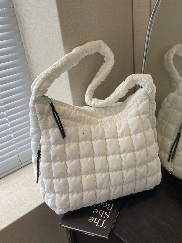 Autumn And Winter Large Capacity Bubble For Bags Handbags Women High-end Diamond Grid Pleated Shoulder Crossbody Bag Designer