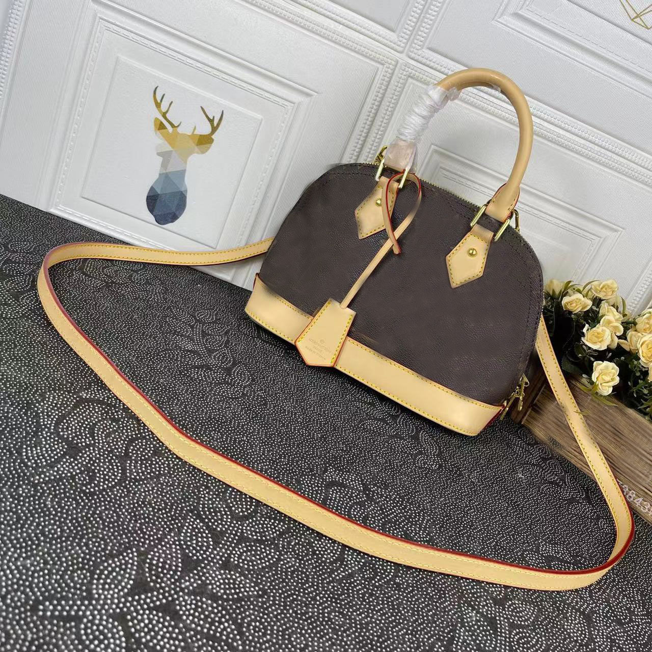 new Crescent pouch new satchel Latest Shoulder Bag Original Luxury Designers monog Handbags Fashions Steamer classicsHand-held Handbag Hand-held skew bag