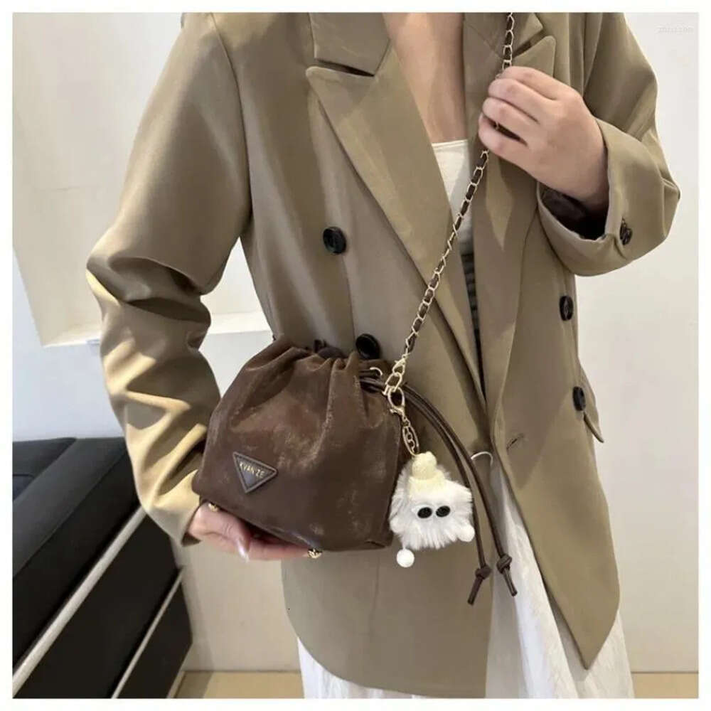 Shoulder Bags Fashion Design Small Women's Chain Crossbody Bag Drawn Western Style Water Bucket 7A90 5996